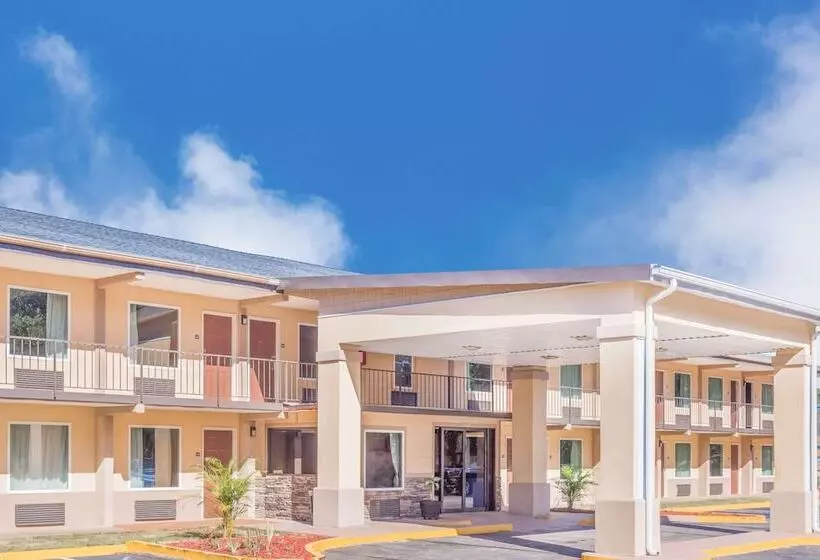 Отель Days Inn By Wyndham Lavonia