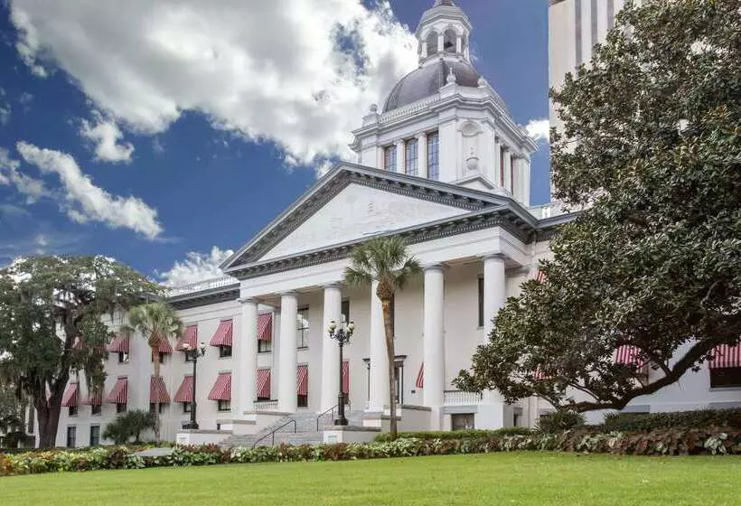 Отель Days Inn By Wyndham Madison