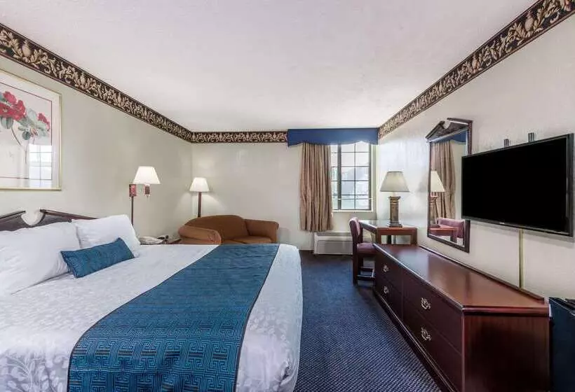 בית מלון כפרי Days Inn & Suites By Wyndham Youngstown / Girard Ohio