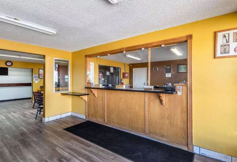 בית מלון כפרי Econo Lodge Gallup