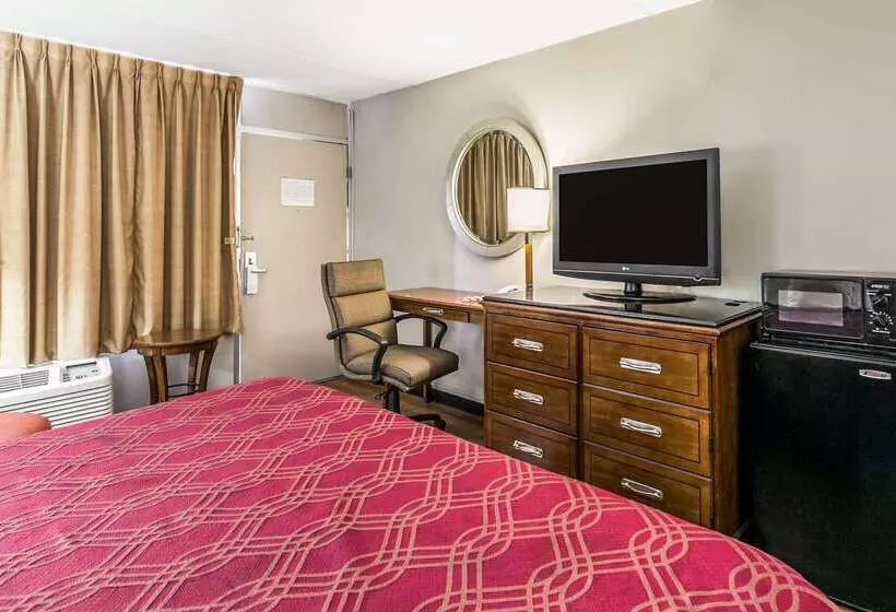 هتل Econo Lodge North