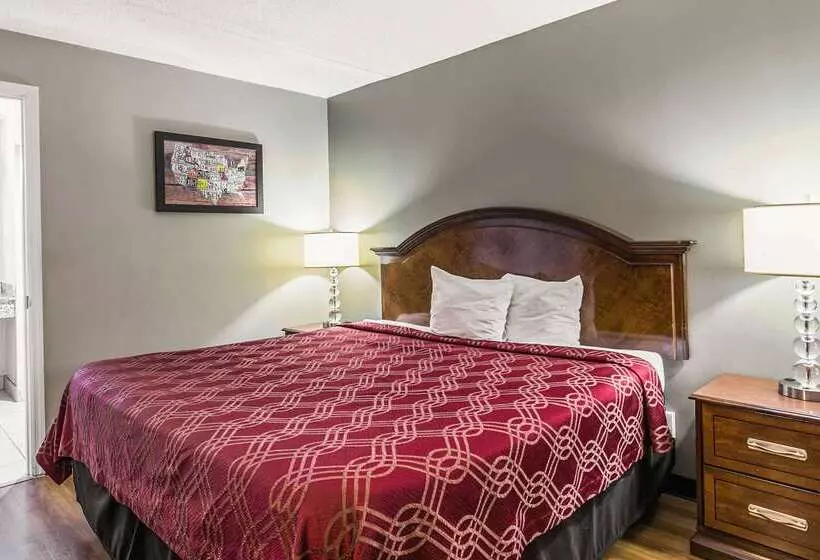 هتل Econo Lodge North