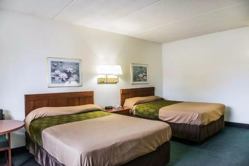 هتل Econo Lodge North