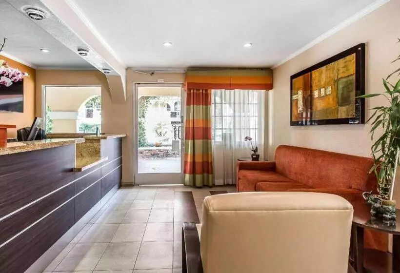 בית מלון כפרי El Cajon San Diego East