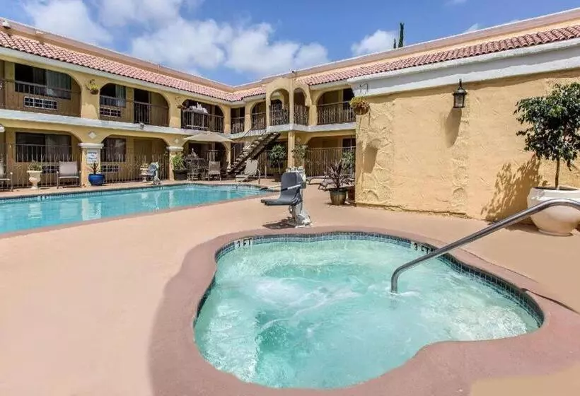 בית מלון כפרי El Cajon San Diego East