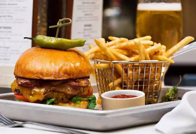 Hotel Embassy Suites By Hilton Austin Downtown South Congress