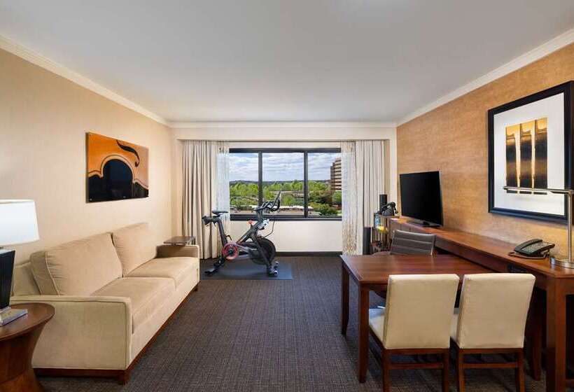 هتل Embassy Suites By Hilton Austin Downtown South Congress