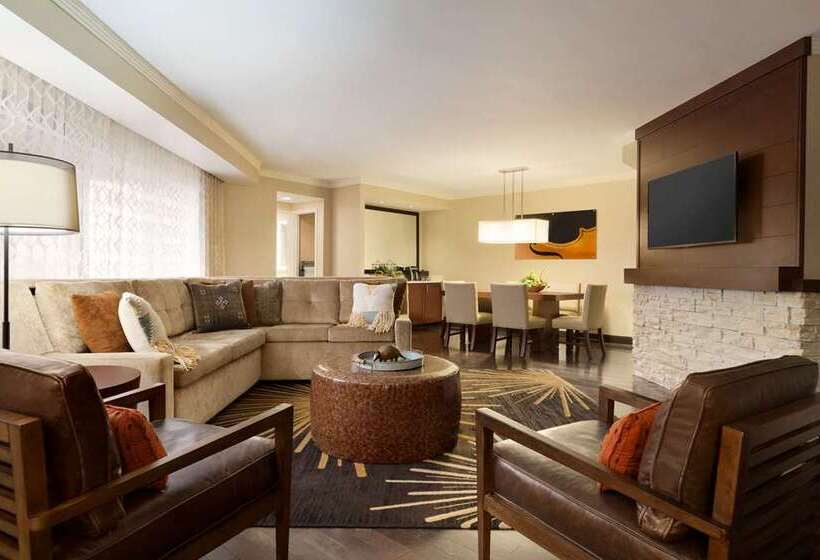 هتل Embassy Suites By Hilton Austin Downtown South Congress