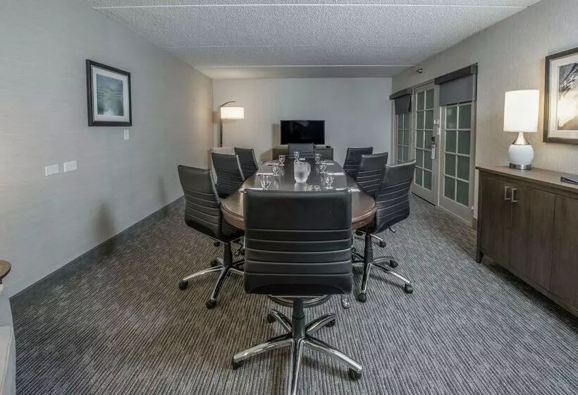 فندق Embassy Suites By Hilton Chicago Schaumburg Woodfield