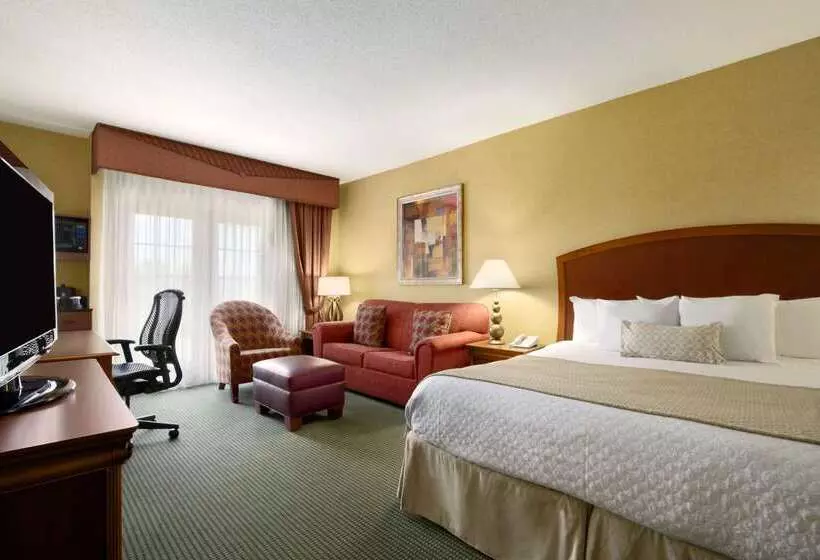 ホテル Embassy Suites By Hilton Greensboro Airport