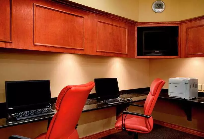 ホテル Embassy Suites By Hilton Greensboro Airport