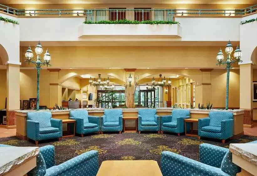 ホテル Embassy Suites By Hilton Greensboro Airport
