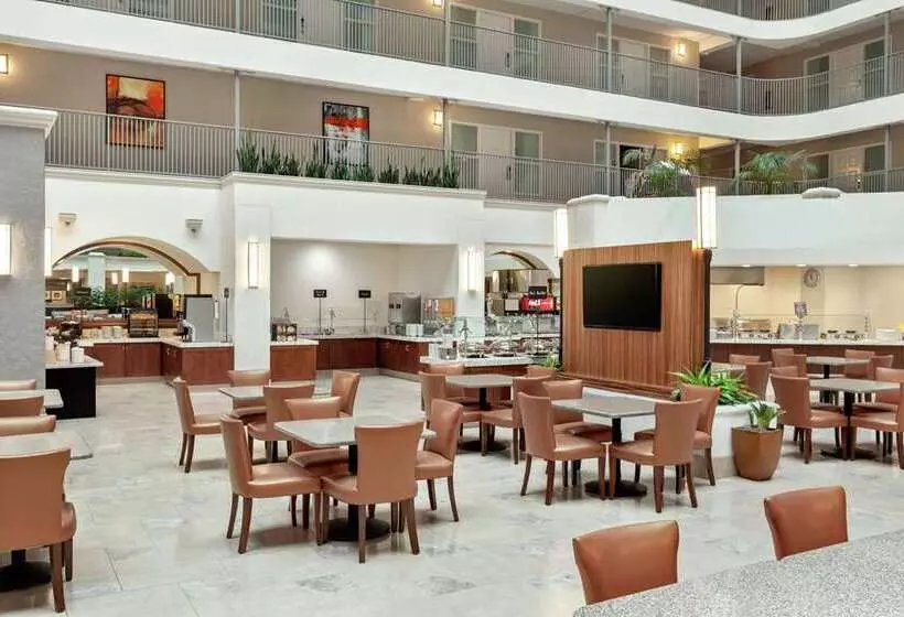 فندق Embassy Suites By Hilton Santa Ana Orange County Airport