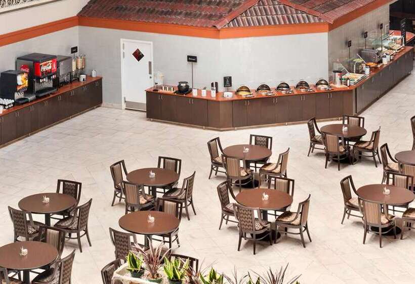 酒店 Embassy Suites Corpus Christi