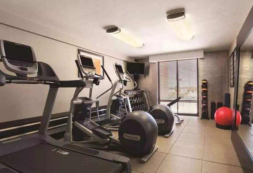 فندق Embassy Suites Corpus Christi