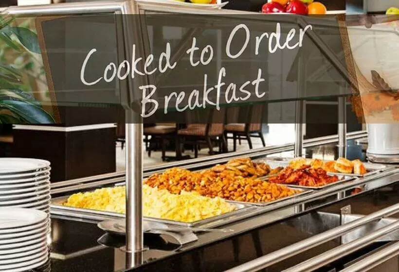 Отель Embassy Suites By Hilton Napa Valley