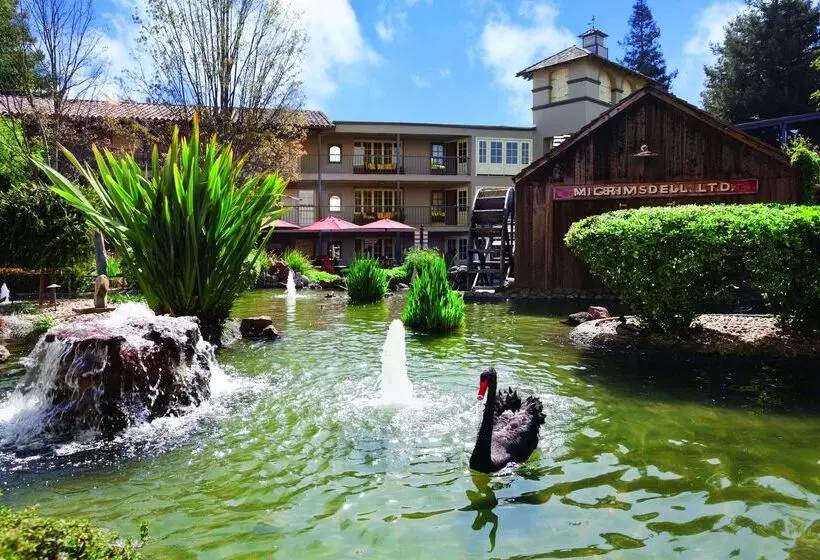 Отель Embassy Suites By Hilton Napa Valley