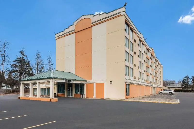 ホテル Finger Lakes Inn & Suites