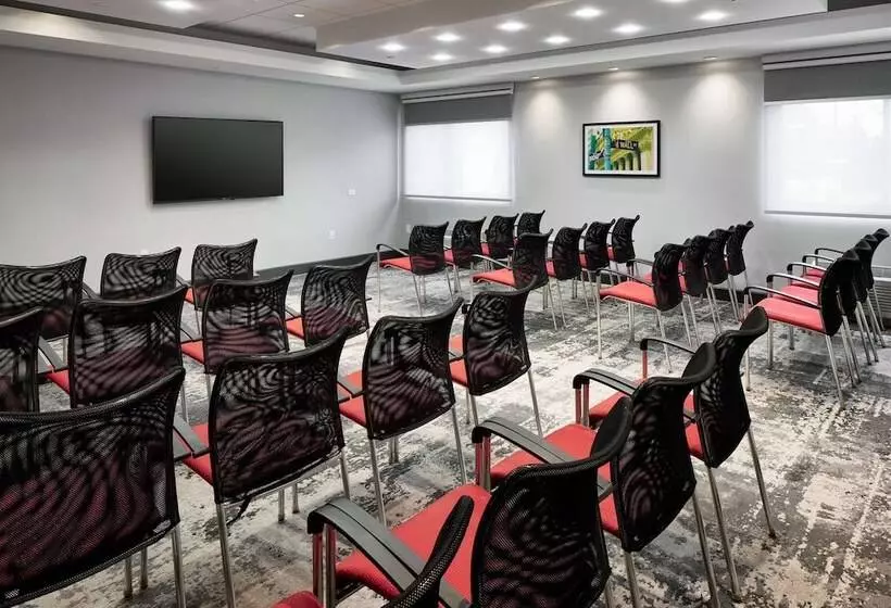 Szálloda Hampton Inn Newark Airport