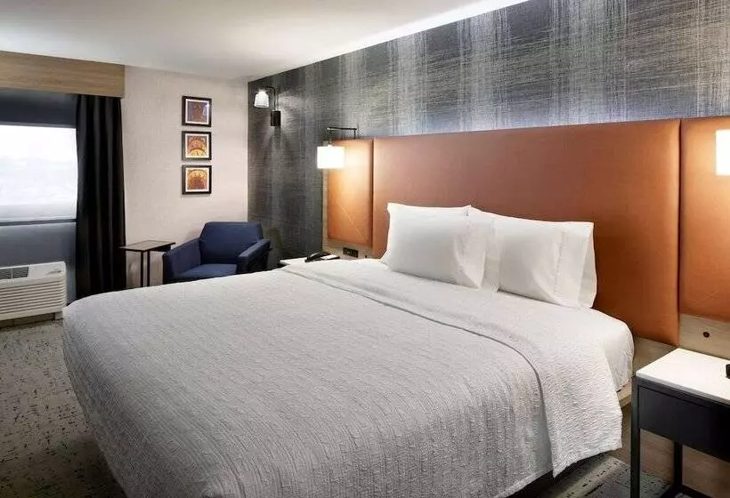 Szálloda Hampton Inn Newark Airport