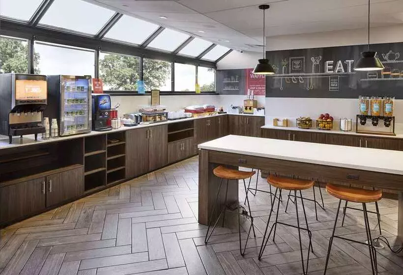 Szálloda Hampton Inn Newark Airport