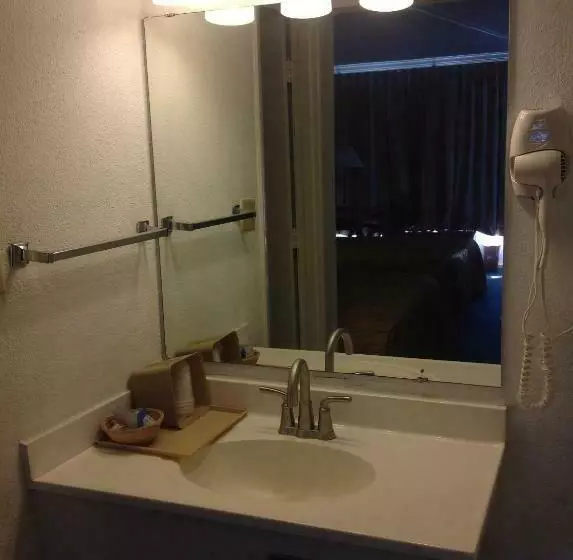 هتل Houston Inn And Suites