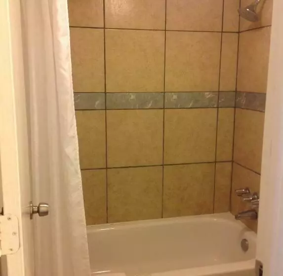 هتل Houston Inn And Suites