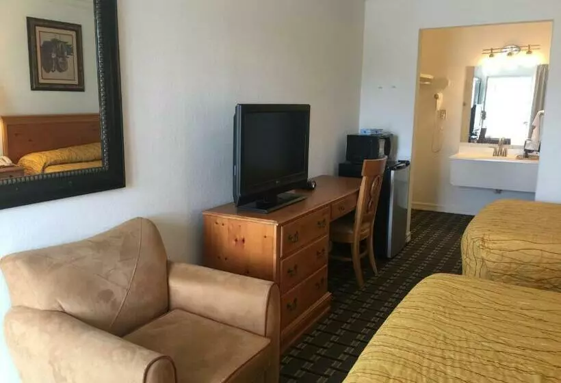 هتل Houston Inn And Suites