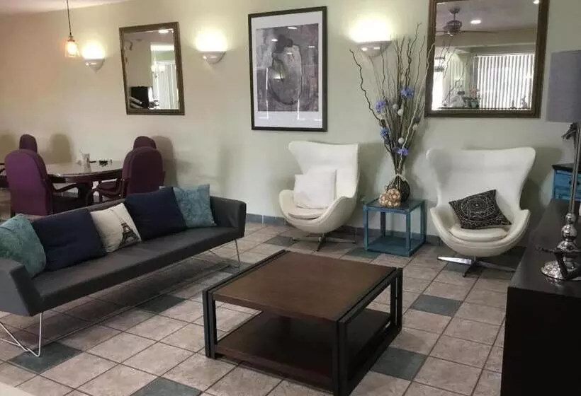 هتل Houston Inn And Suites