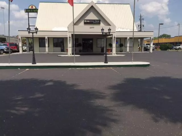 هتل Houston Inn And Suites