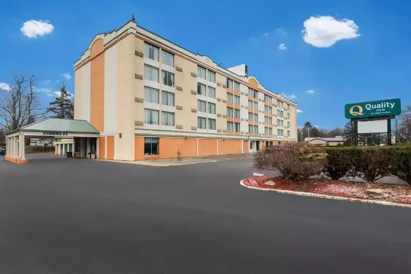 فندق Finger Lakes Inn & Suites