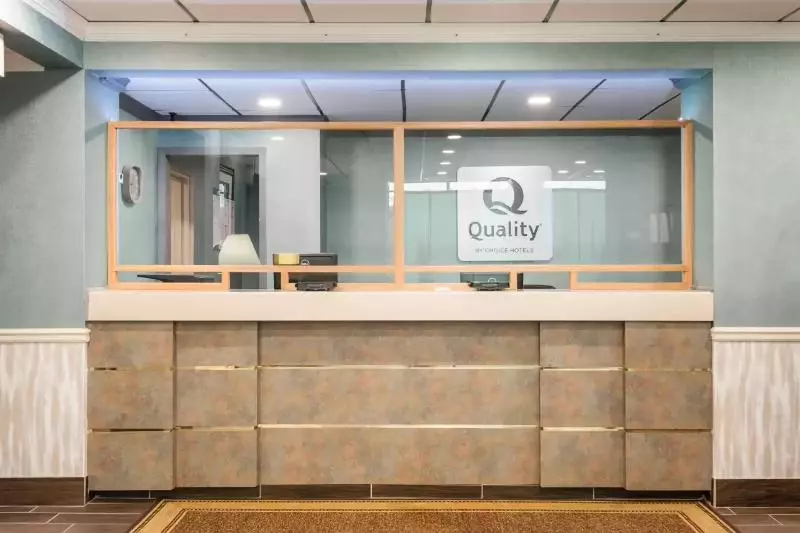 فندق Finger Lakes Inn & Suites