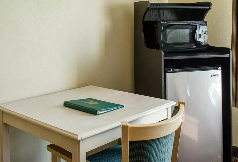 فندق Quality Inn 