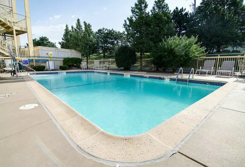 فندق Quality Inn 