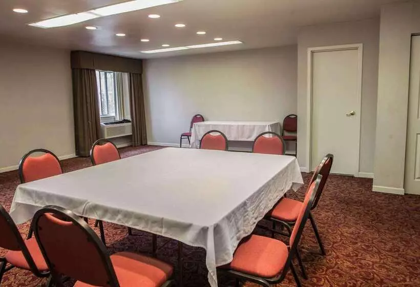 فندق Quality Inn & Suites St Charles West Chicago