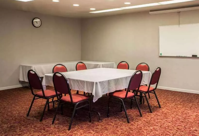 فندق Quality Inn & Suites St Charles West Chicago