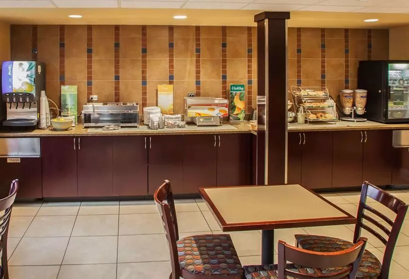 فندق Quality Inn & Suites St Charles West Chicago