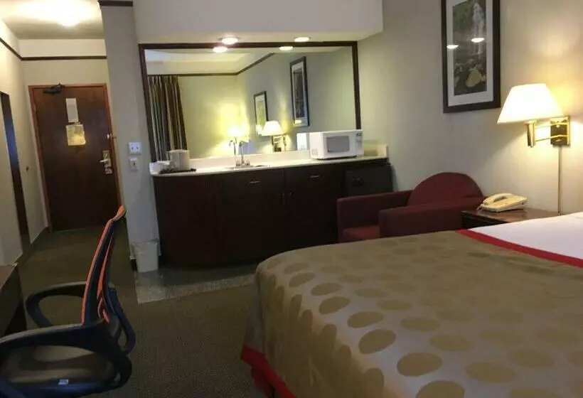 בית מלון כפרי Ramada By Wyndham Portland Airport