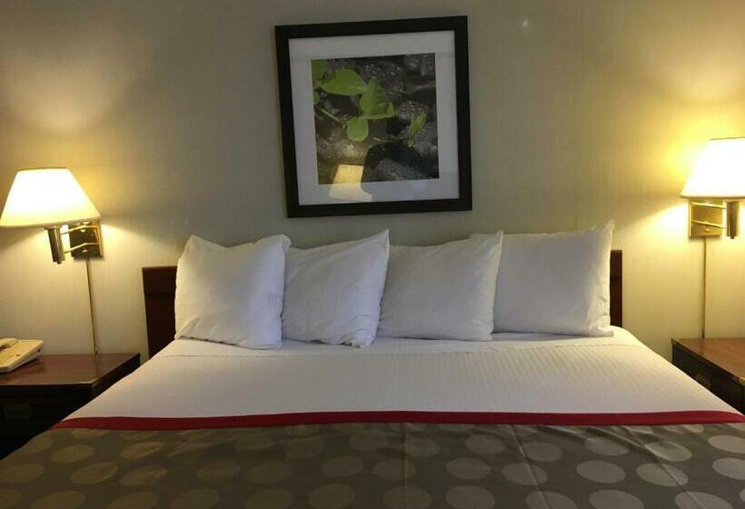 فندق Ramada By Wyndham Portland Airport