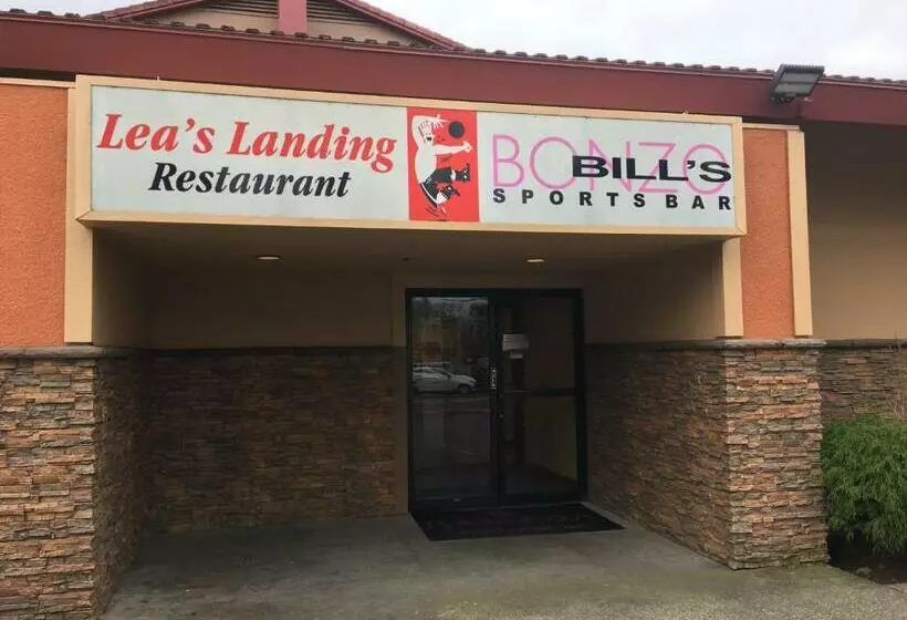 בית מלון כפרי Ramada By Wyndham Portland Airport