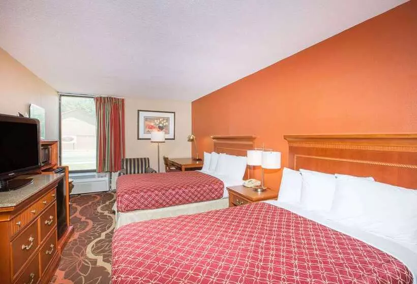 Hotelli Super 8 By Wyndham Myrtle Beach/market Common Area