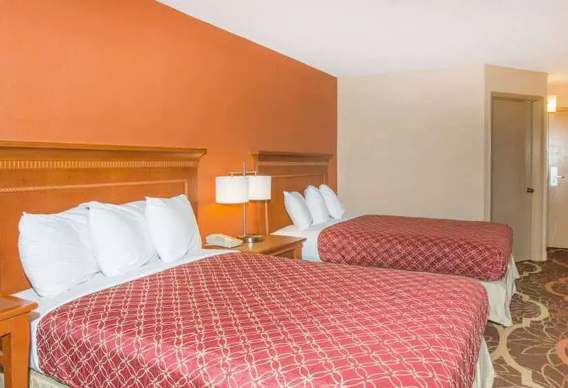 Hotelli Super 8 By Wyndham Myrtle Beach/market Common Area