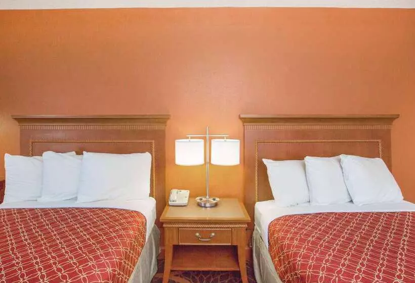 Hotelli Super 8 By Wyndham Myrtle Beach/market Common Area