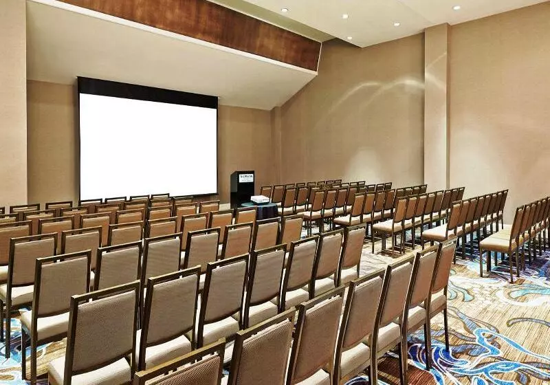 Отель The Westin Atlanta Perimeter North