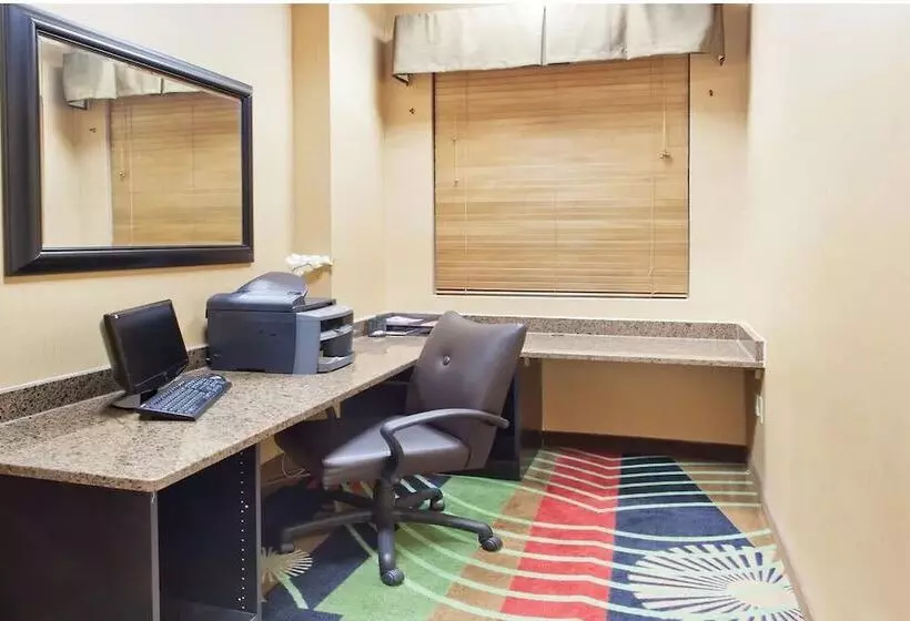 فندق Wyndham Garden Dover