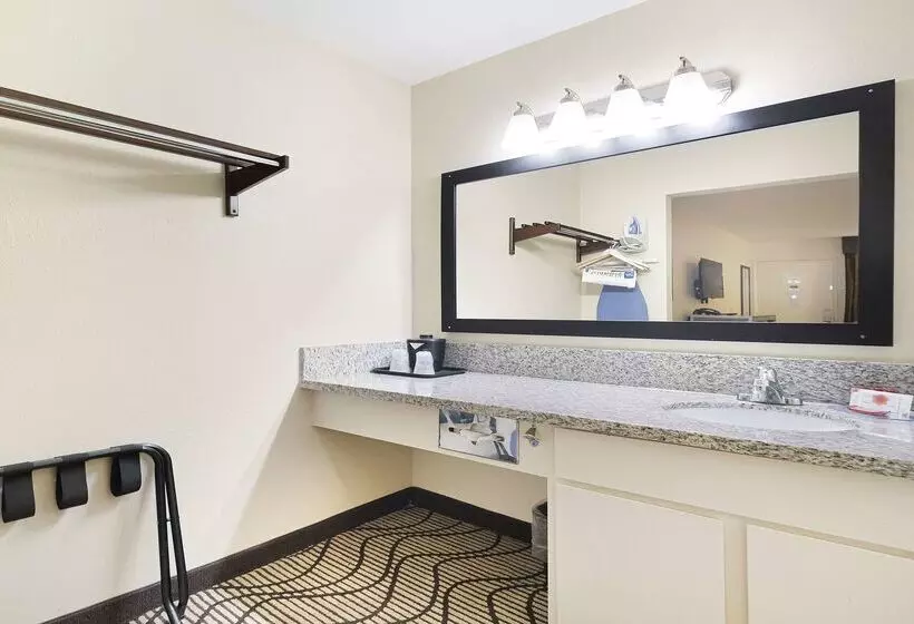 Surestay Plus Hotel By Best Western Sacramento North