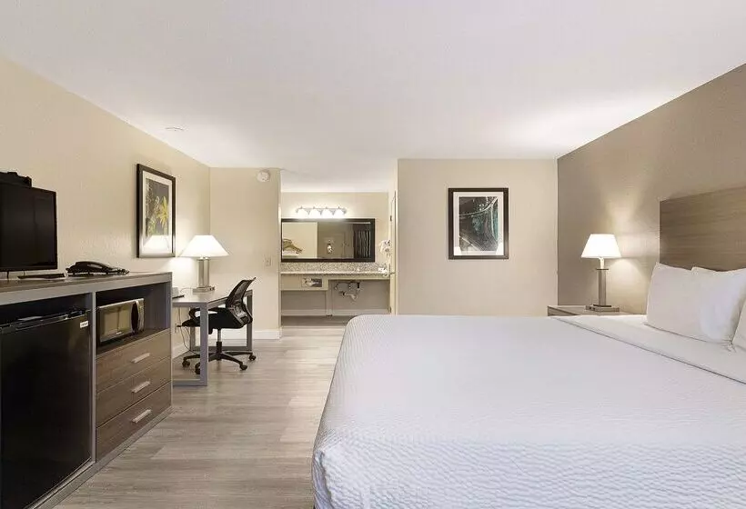 Surestay Plus Hotel By Best Western Sacramento North