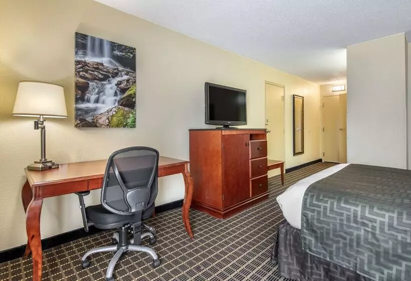 فندق Best Western Plus Bridgeport Inn