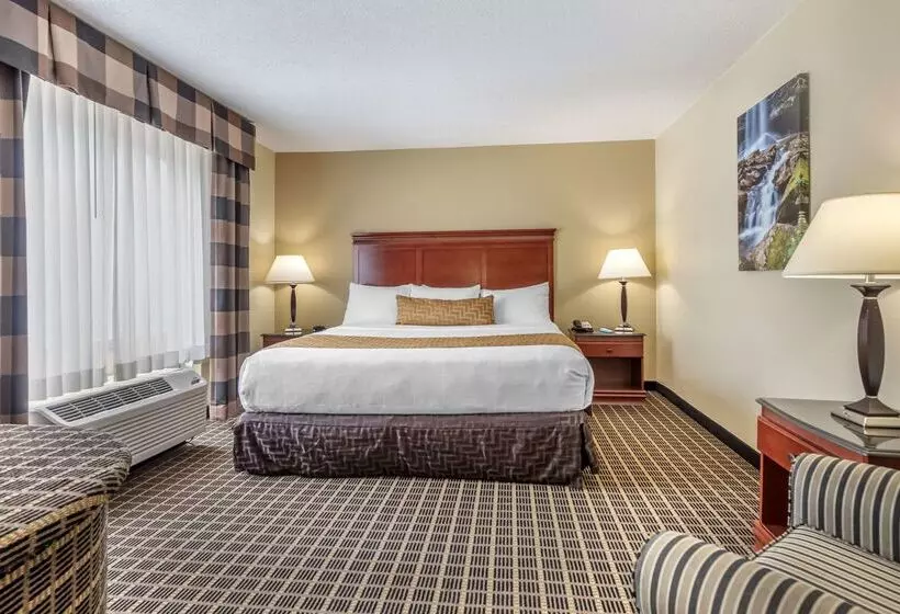 فندق Best Western Plus Bridgeport Inn