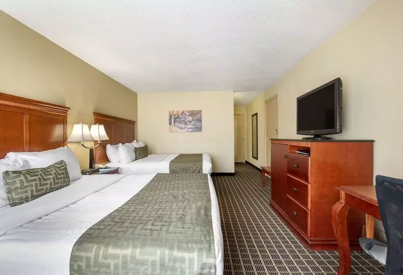 فندق Best Western Plus Bridgeport Inn